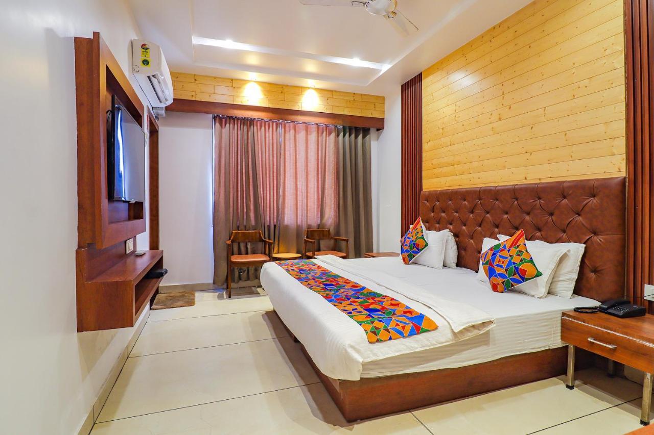 Fabhotel Grand Arya Патна Екстериор снимка