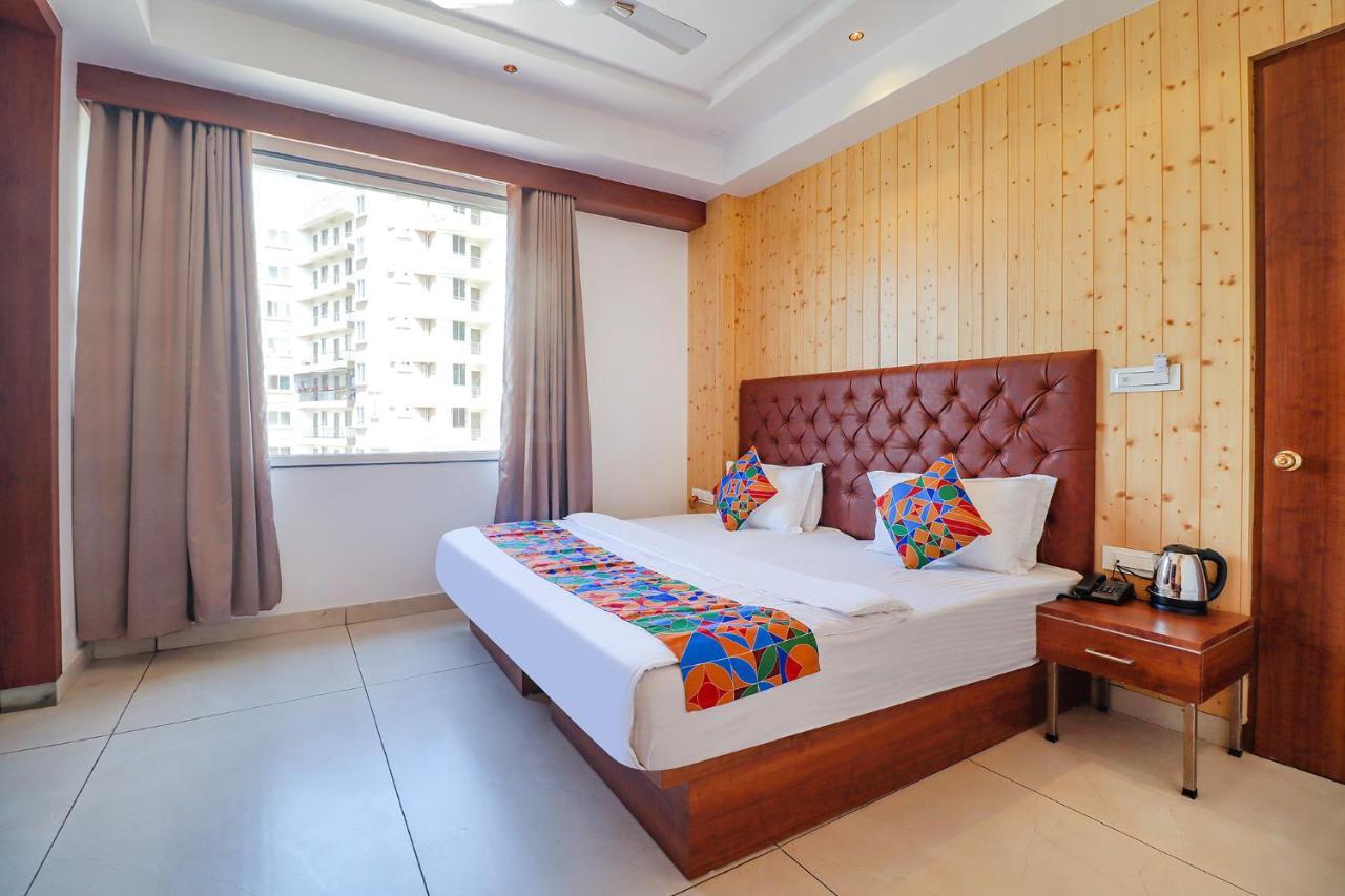 Fabhotel Grand Arya Патна Екстериор снимка
