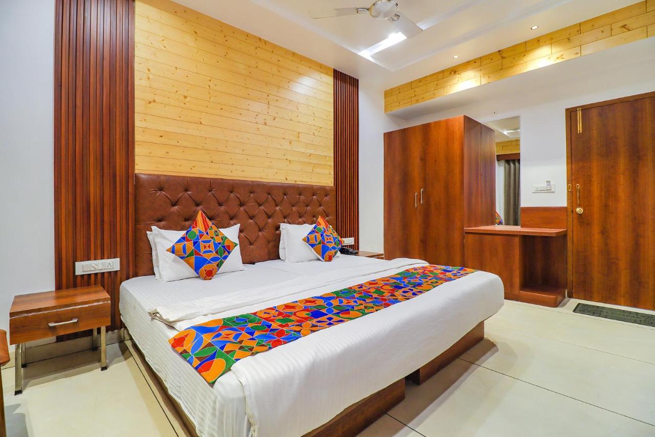Fabhotel Grand Arya Патна Екстериор снимка
