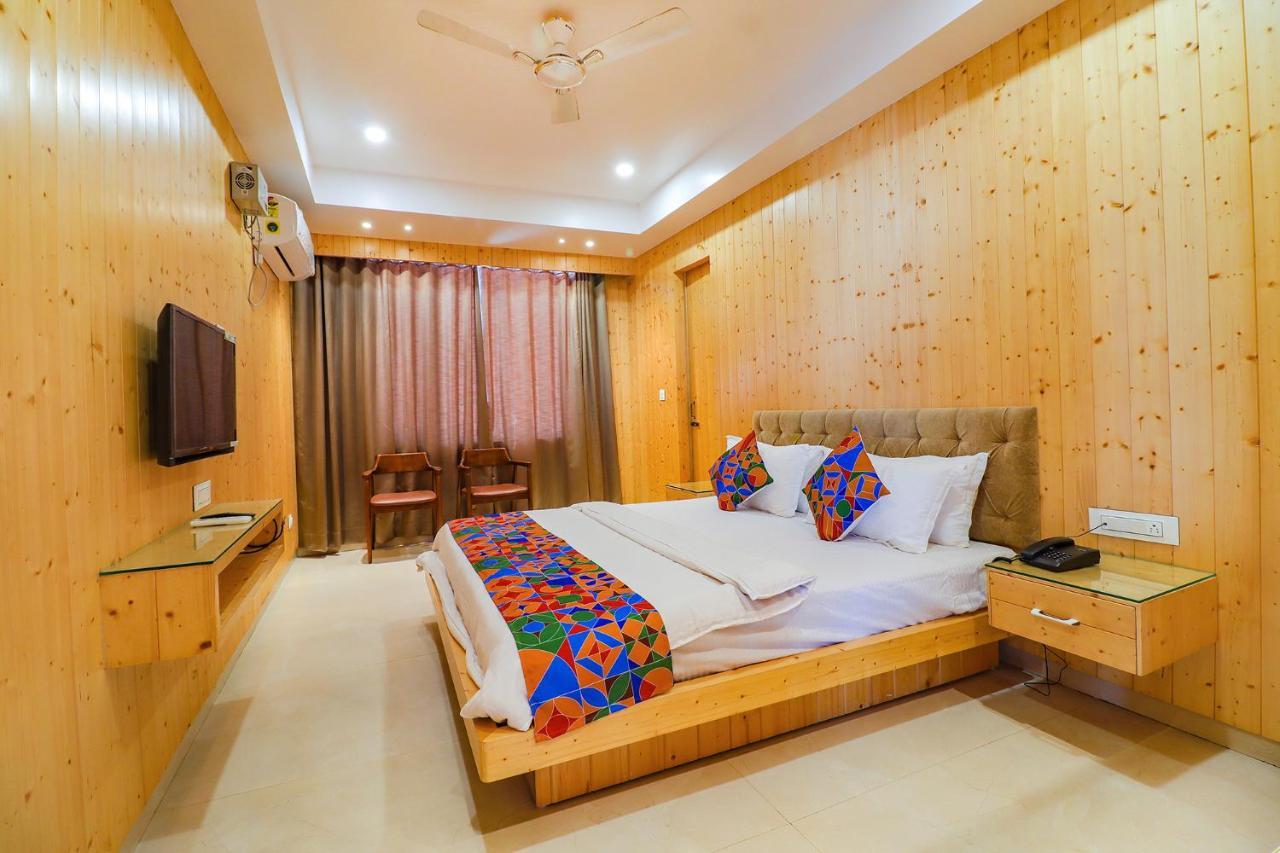 Fabhotel Grand Arya Патна Екстериор снимка